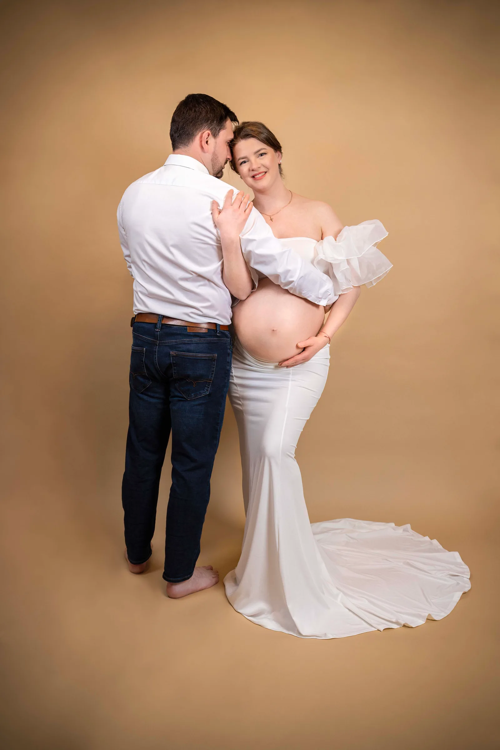 Capturing genuine emotions and the special connection between two parents-to-be.